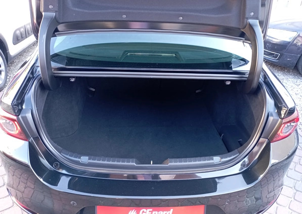 Mazda 3 cena 84900 przebieg: 44000, rok produkcji 2019 z Chełmża małe 352